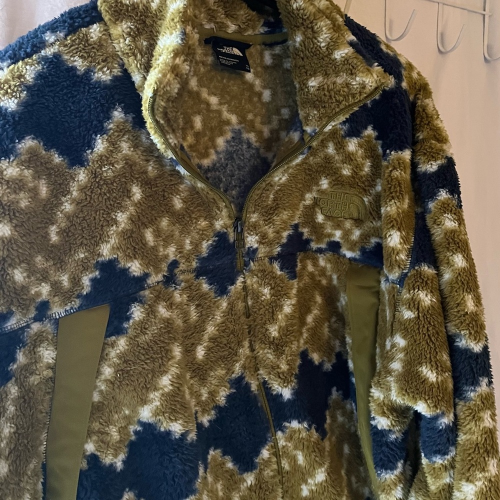 The North Face Kiwi and Blue Printed Fleece With Kangaroo Pockets and Full Zip